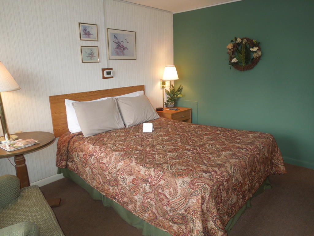 Plaza Motel Bryan Ngoại thất bức ảnh