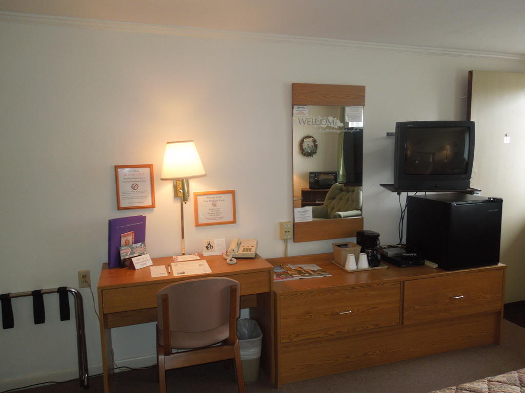 Plaza Motel Bryan Ngoại thất bức ảnh